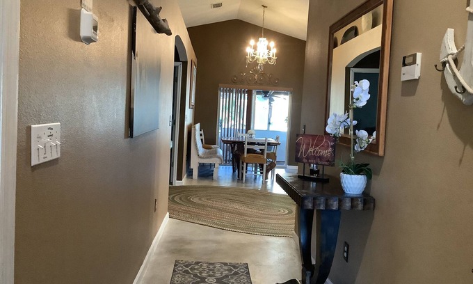 Port Tampa City Casa | Cozy living,Quiet neighborhood!