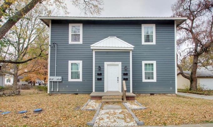 Nevada Apartamento | Cozy Missouri Escape with Balcony, Near Colleges!