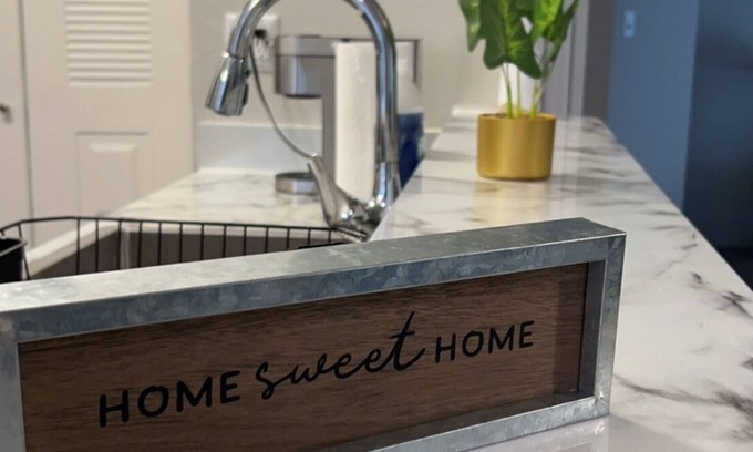 Tropic Apartamento | Cozy Modern Haven