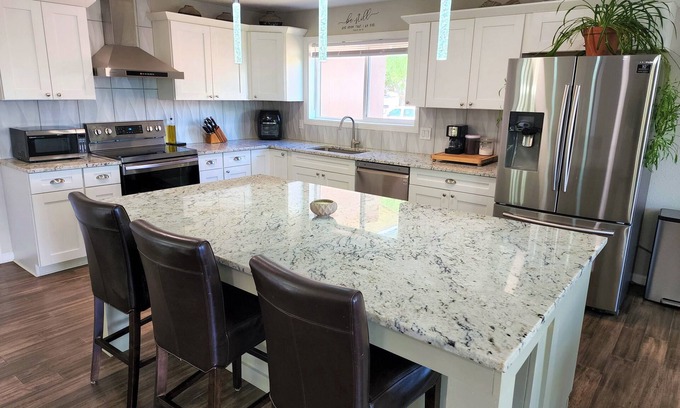 Los Alamos Casa | Cozy Mountain Getaway