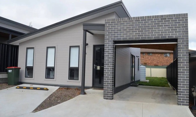 Bowenfels Casa | Cozy new 3 bedroom villa in secure complex.