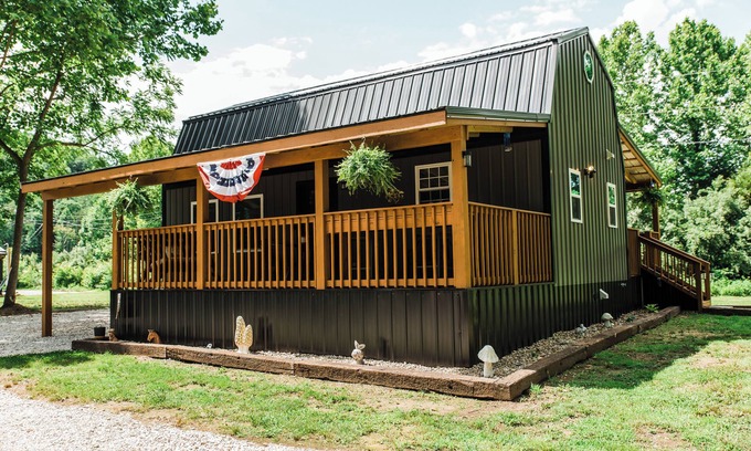 Salt Lick Cabina | Cozy & peaceful 2-bedroom cabin in charming Salt Lick.