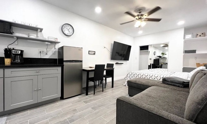 Quartz Hill Apartamento | Cozy Private Studio