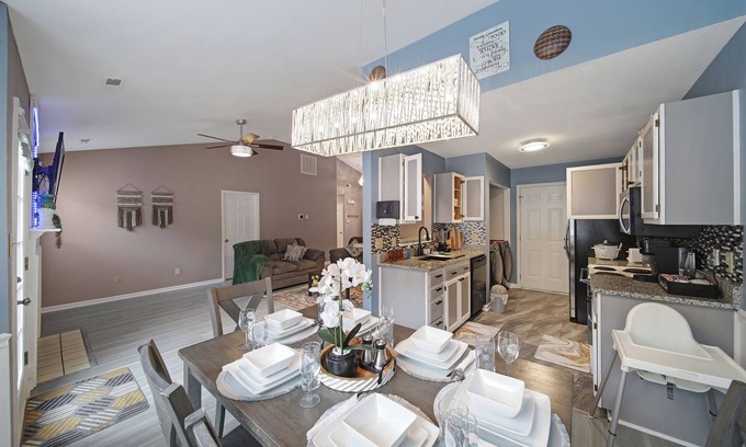 Charlotte Casa | Cozy Ranch In Charlotte Near Carowinds, Rock Hill & Fort Mill