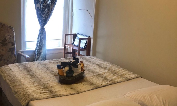 Binghamton Casa | Cozy Retreat, feels like Royalty!