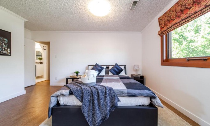 Southwest Edmonton Casa | Cozy Rooms near UofA