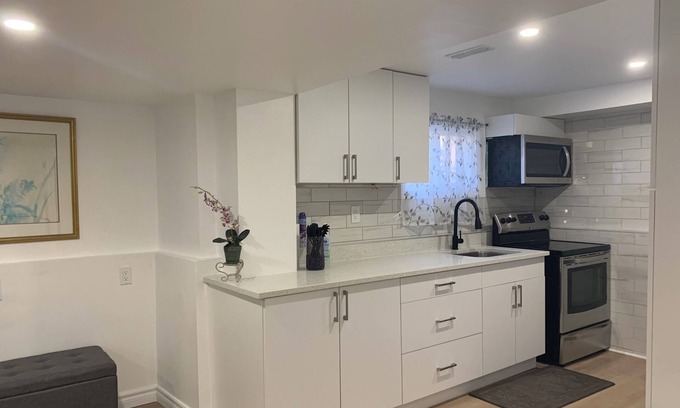 Ajax Apartamento | Cozy Suite-Close to Pickering Casino Resort, dog parks, and waterfront Trail