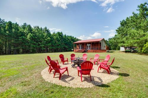 Summit Casa | Cozy Summit Cabin with Hiking Trails and Fishing Pond!