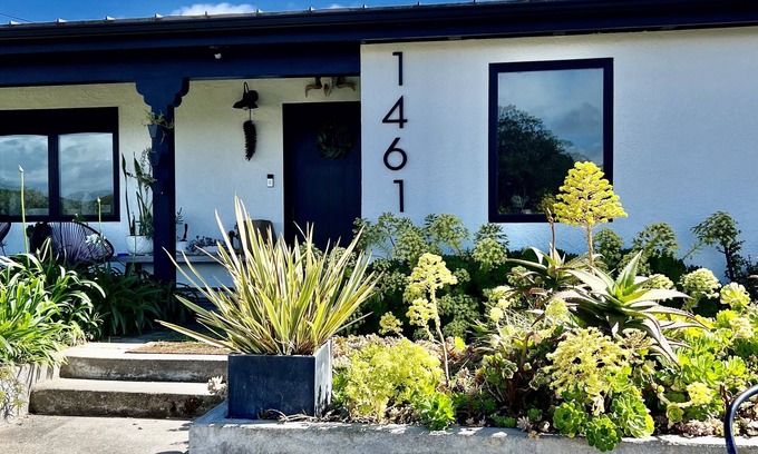 Baywood-Los Osos Casa | Cozy Surf Ranchita with Unique Character, Hot Tub & Sauna