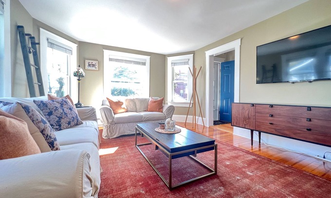 Braintree Casa | Cozy three-bedroom home close to Boston