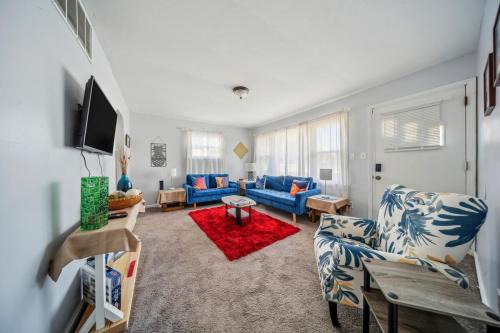 Cleveland Casa | Cozy two bedroom one bath