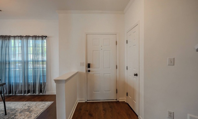 Greer Casa | Cozy, Updated 2BR/2.5BA End-Unit Townhome, Greer SC
