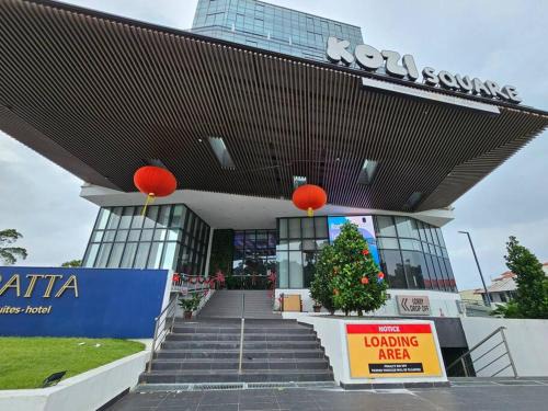 Batu Lintang Apartamento | Cozy Villa 1 at Kozi Square near General Hospital