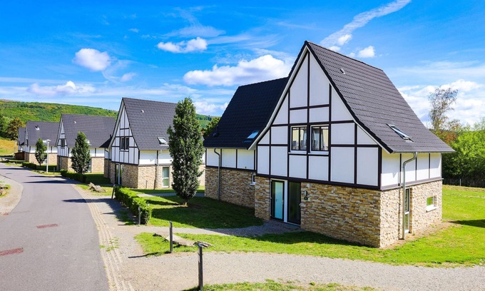 Heimbach Villa | Acogedora villa en el parque Eifel