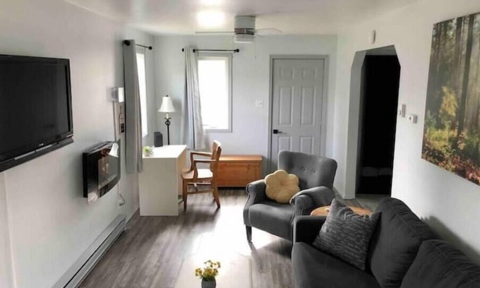 Sioux Lookout Casa | Cozy walk in ready tiny home in the heart of town, walking distance to hospital