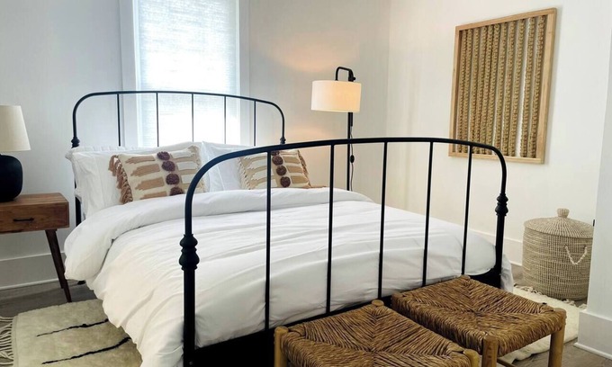 Paw Creek Casa | Cramerton Home: Riverside getaway near Charlotte-Douglass