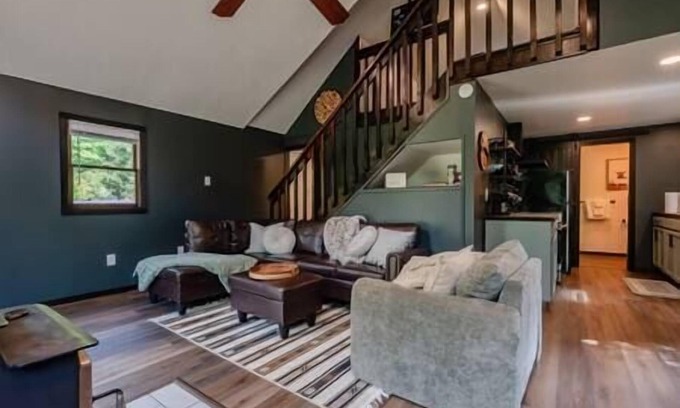 Branchport Cabina | Creekside Hideaway Cabin