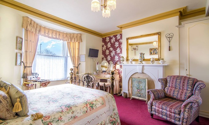 Lincoln Casa | Creston Villa Guest House