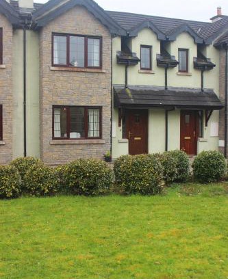 Mohill Casa | Crofton House Lough Rynn