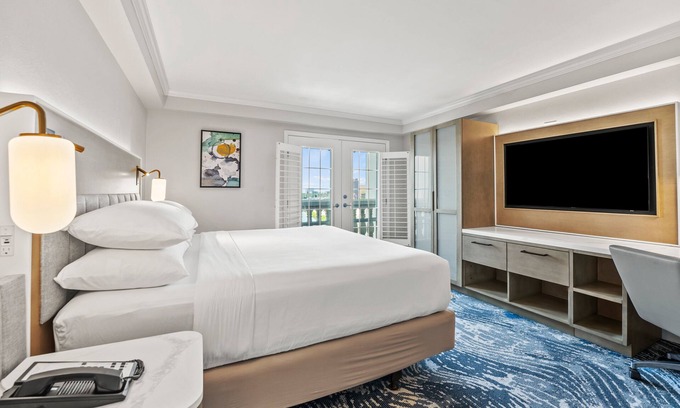 Lake Dot Hotel | Crowne Plaza Orlando - Downtown by IHG