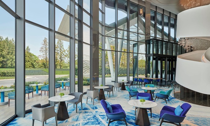 Downtown Shanghai Hotel | Crowne Plaza Shanghai Snow World by IHG