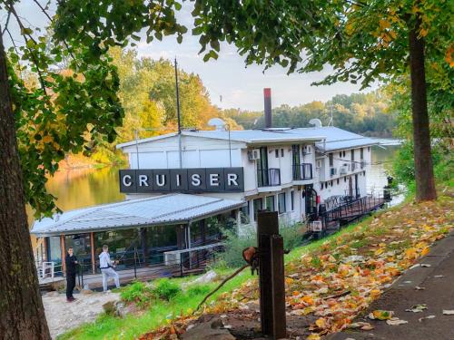 Central Serbia Alquiler De Eote | Cruiser restoran