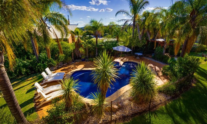 Lavington Hotel | Crystal Fountain Motel Albury