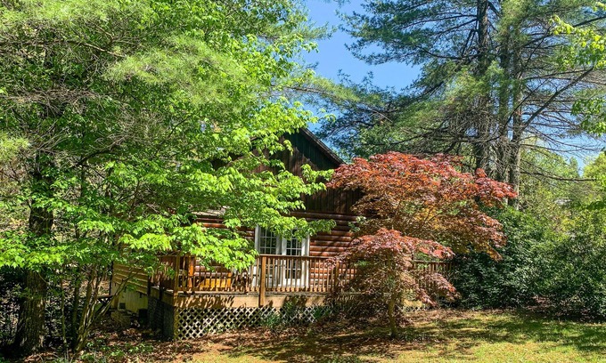 Jefferson Cabina | Cuddle Up by the Cabin Fireplace @ Edelweiss