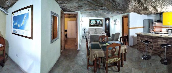 Aldea Blanca Casa | Cueva Sasha
