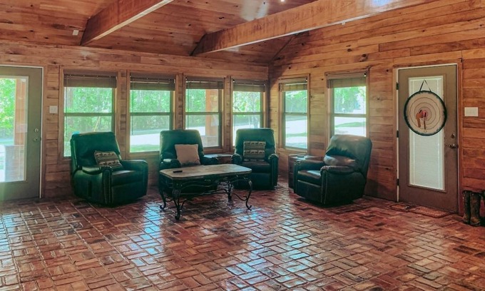 McCall Creek Casa | Cummins Creek-a Camp in the Woods