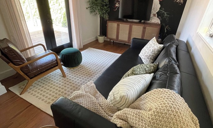 North Oak Park Cabaña | Curtis Park Charmer!