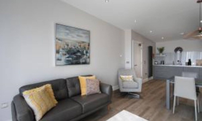 Newry Apartamento | Custom House Titanium Apartment