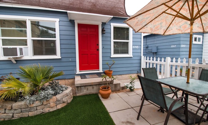 Crown Point Cabaña | Cute and clean 1 bed/1 bath beach cottage with A/C