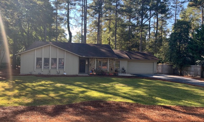 Pinehurst Casa | Cute and Comfy Home in Pinehurst - Perfect for families/golf weekend! Ping-pong!