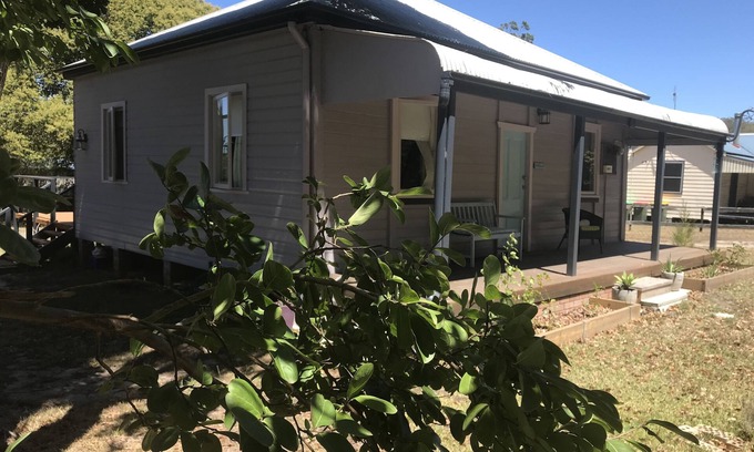 Kendall Casa | Cute Character Cottage