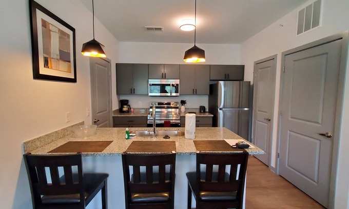 Canal Winchester Apartamento | Cute, Comfy in Canal w/view!