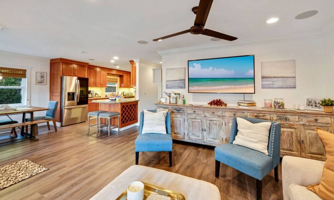 Huntington Beach Casa | Cute Home 7 Blocks To Beach | XBOX | Bikes | Pets