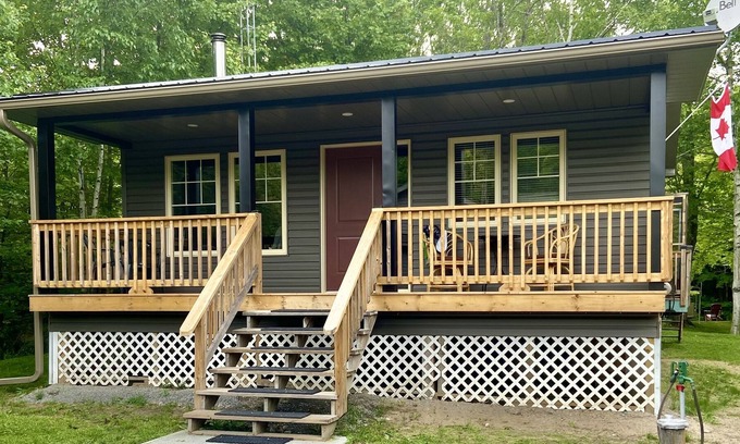 Katrine Cabaña | Cute Waterfront Cottage Magnetawan River Private