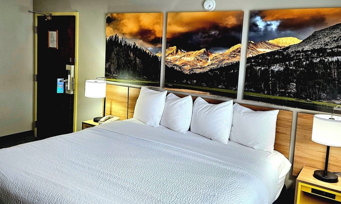 Heart of Missoula Hotel | Days Inn and Suites by Wyndham Downtown Missoula-University