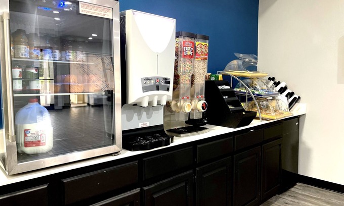 North Little Rock Hotel | Days Inn by Wyndham North Little Rock/ Maumelle