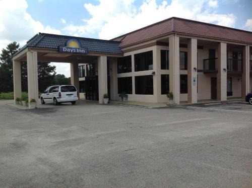 Clinton Hotel | Days Inn by Wyndham Clinton