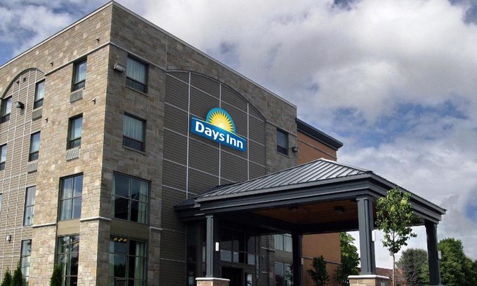 Saint-Nicolas Hotel | Days Inn by Wyndham Levis