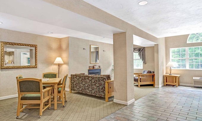 Sturbridge Hotel | Days Inn by Wyndham Sturbridge