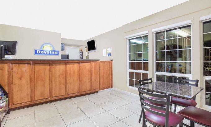 Turlock Hotel | Days Inn by Wyndham Turlock