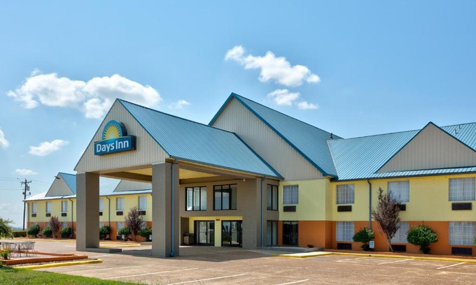 Robinsonville Hotel | Days Inn by Wyndham Tunica Resorts