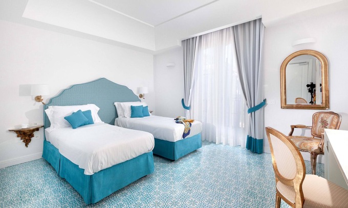 Scala Cama Y Desayuno | De Pando Panoramic Suites 1086- Ravello