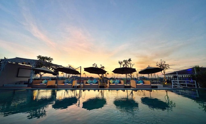 Petitenget Hotel | de Vins Sky Hotel Seminyak