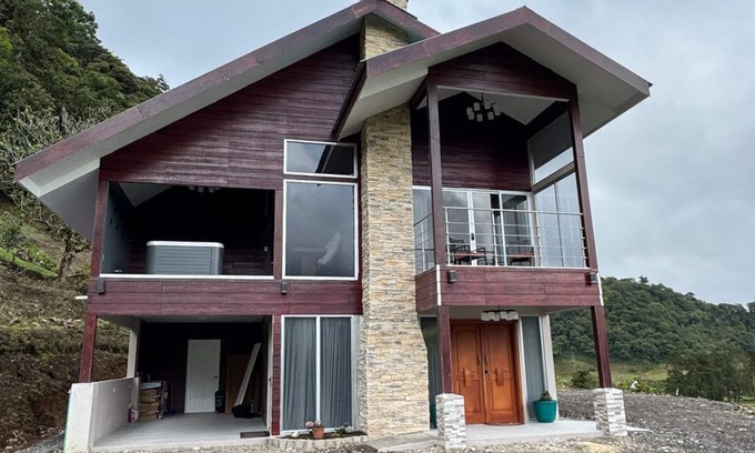 Bajos del Toro Villa | Casa Las Hortensias