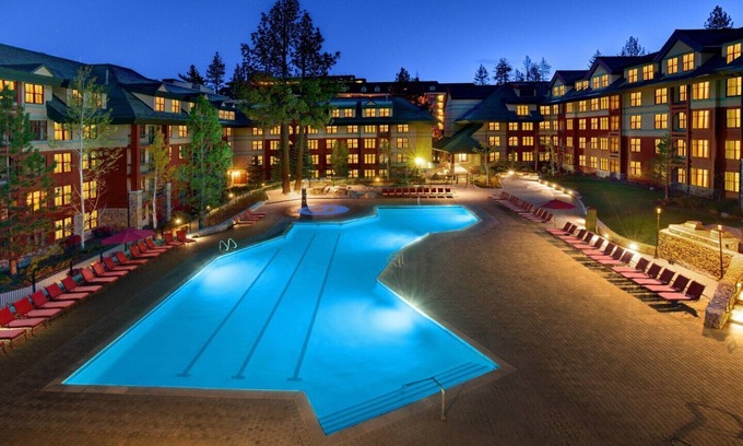 South Lake Tahoe Hotel | Deluxe Guest Room at Marriott's Timber Lodge