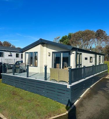 Woodhorn Complejo | Deluxe Lodge on Holiday Park Site